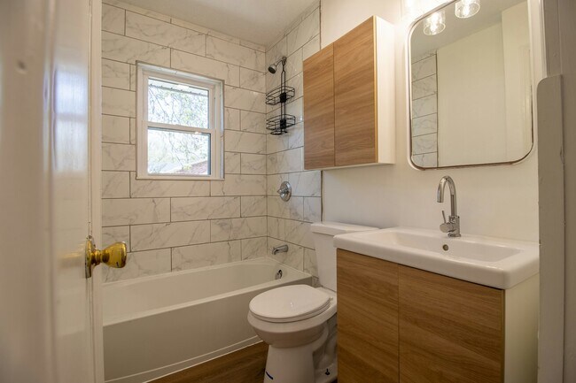 Building Photo - 1515 Sandra Dr