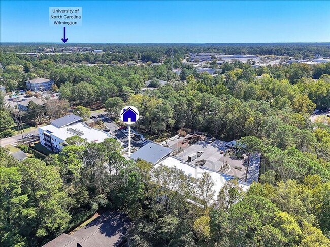 Building Photo - 610 S Kerr Ave