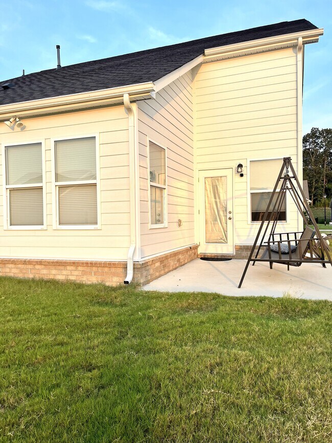 Building Photo - 1111 Kalli Dr