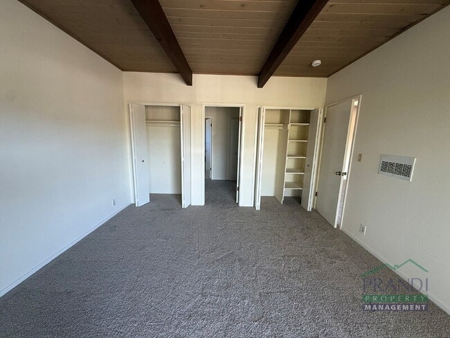 Building Photo - 10 Gomez Way