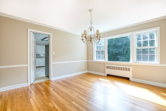 Building Photo - 226 Stanwich Rd