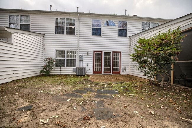 Building Photo - 308 Charleston Way