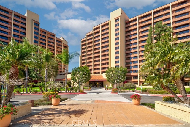 Building Photo - 24055 Paseo Del Lago