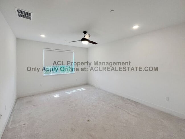 Building Photo - Modern 4-Bedroom Home with Solar, EV Charg...