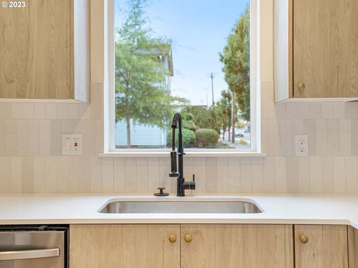 Building Photo - 5605 N Lombard St