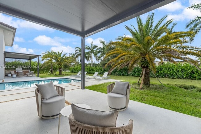Building Photo - 14930 SW 16 Ct