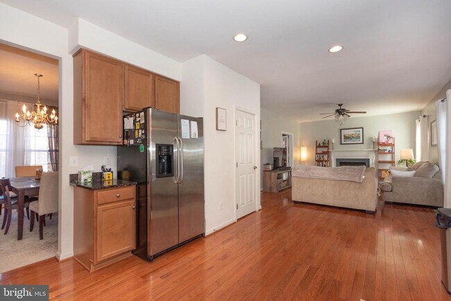 Building Photo - 7629 Hamelin Ln