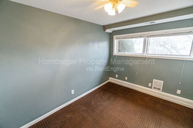 Building Photo - 2324 E South Crescent Ave