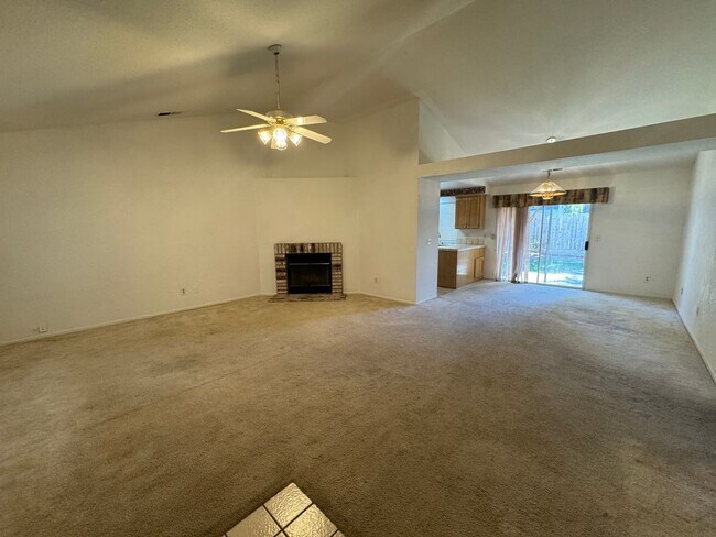 Building Photo - 3 bedroom 2 bath house in established neighborhood