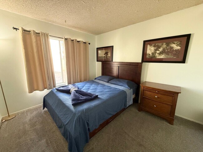 Building Photo - Fully Furnished 4-Bedroom Home in Prime Central Las Vegas Location