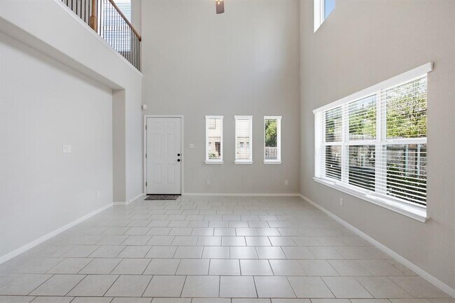 Building Photo - 2304 S Lakeline Blvd