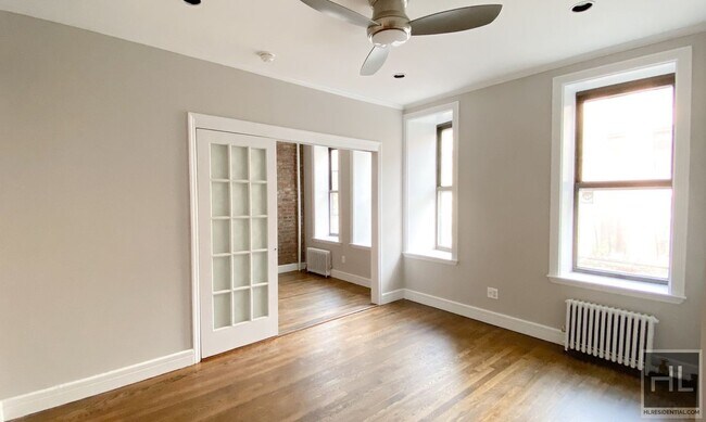 Building Photo - RENOVATED 3 BED IN GRAMERCY!