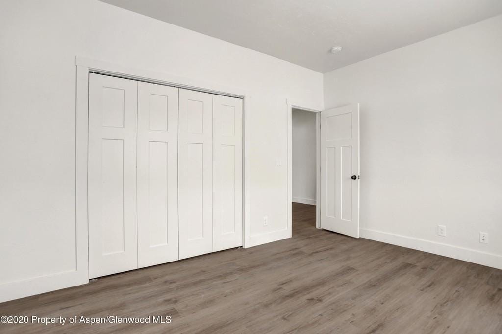Second Bedroom showing closets and entry - 340 Lake View Rd