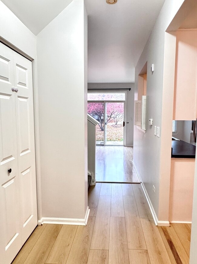 Building Photo - 2350 Sheehan Dr