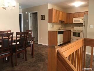 Building Photo - 4334 Schaefer Rd