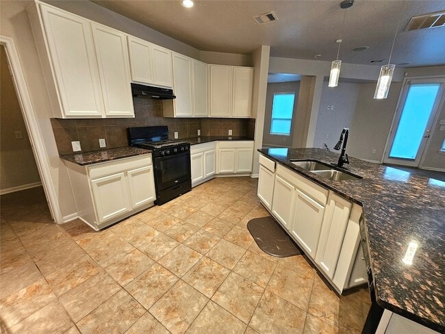 Building Photo - 4330 Lake Cypress Cir