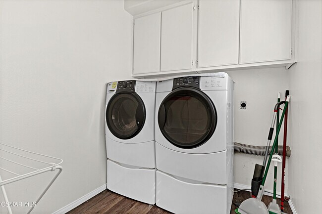 Building Photo - 1048 Mountain Oak Pl