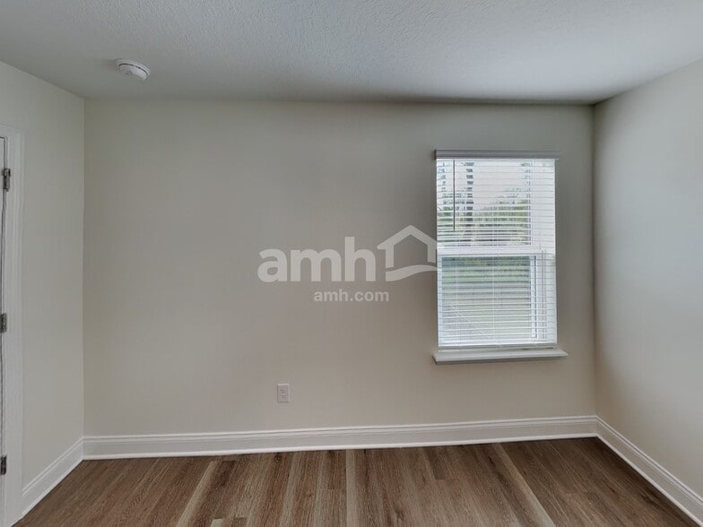 Building Photo - 5678 Oesterle Rd