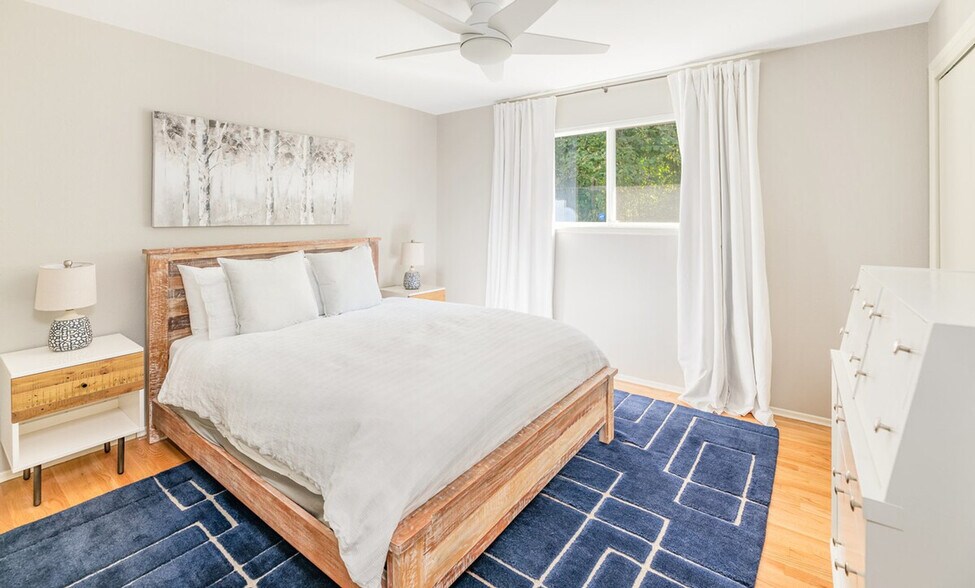 Building Photo - 4091 Hillcrest Ave SW