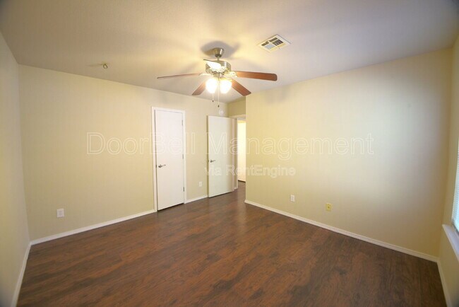 Building Photo - 89 W Fairlane Ct