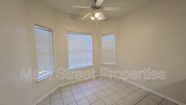 Building Photo - 1612 College Pkwy