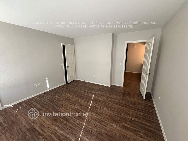 Building Photo - 11809 W Corrine Dr