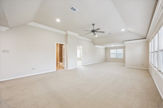 Building Photo - 2210 Bywater Dr