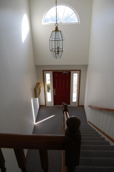 Building Photo - 2805 Horizon Dr