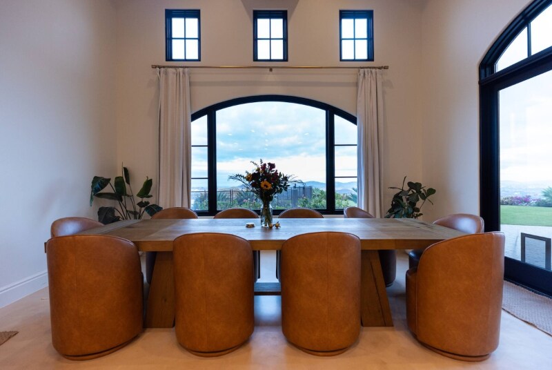 Building Photo - 18000 Sunset Point