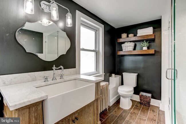 Building Photo - 307 S Exeter St