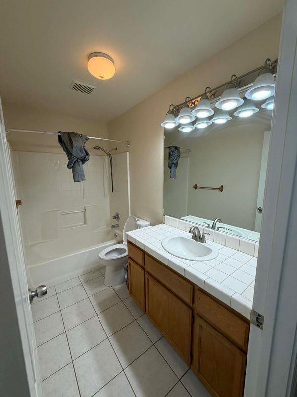 Building Photo - 1965 Shelby Rd