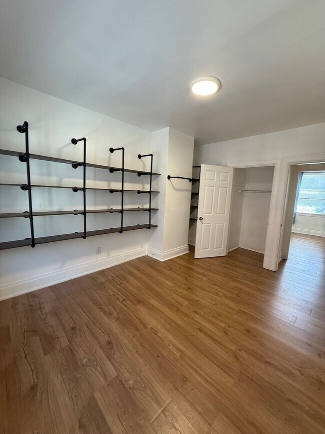 Building Photo - Troy Hill House!-3 Bed 1.5 Bath in Northside