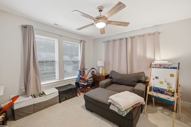 Building Photo - Welcome to this beautiful 4 Bedroom, 2.5 bathroom home nestled in a quiet community in Suffolk!