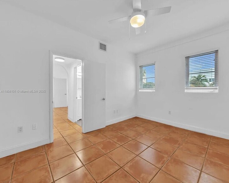 Building Photo - 1218 Drexel Ave
