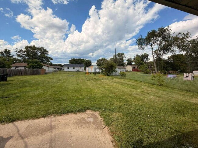 Building Photo - 5588 Tulip Ave