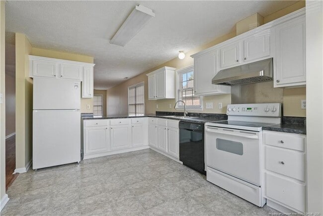 Building Photo - 6328 Fox Glen Dr