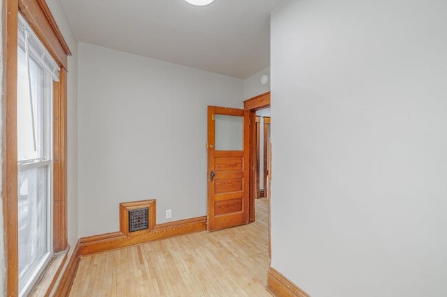 Building Photo - 23 6th St