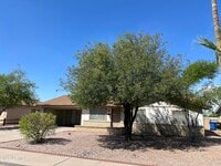 Building Photo - 2514 S Cottonwood Dr