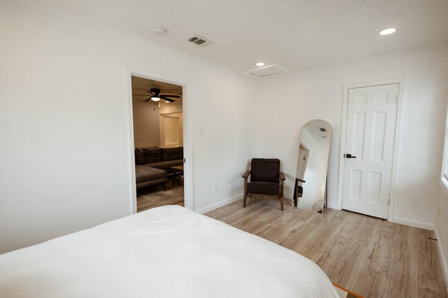 Building Photo - 1824 N 12th St