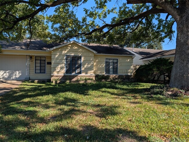 Building Photo - 5318 Angelo St