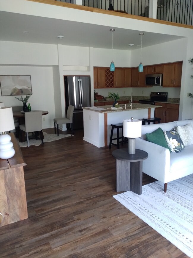 Building Photo - 2701 Pond Dr