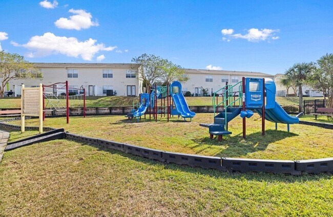 Building Photo - 759 Majestic Dr
