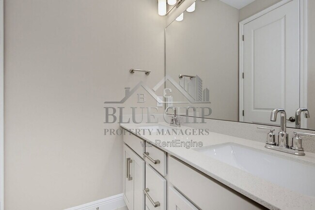 Building Photo - 1129 British Cir