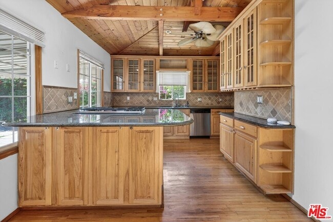 Building Photo - 626 Jamestown Rd