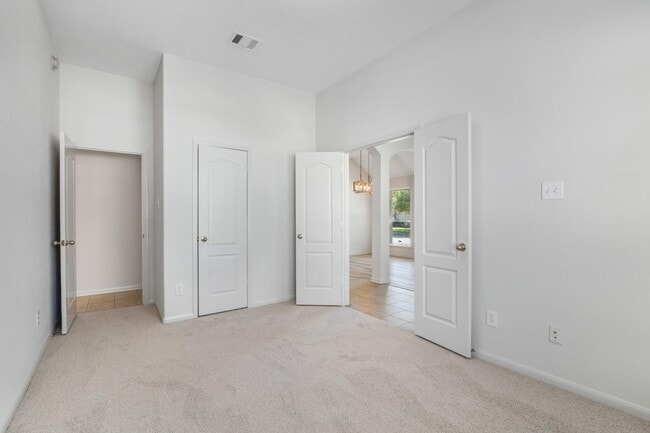 Building Photo - 26127 Bent Meadow Ct