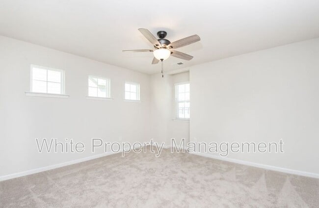 Building Photo - 1043 Winnett Dr