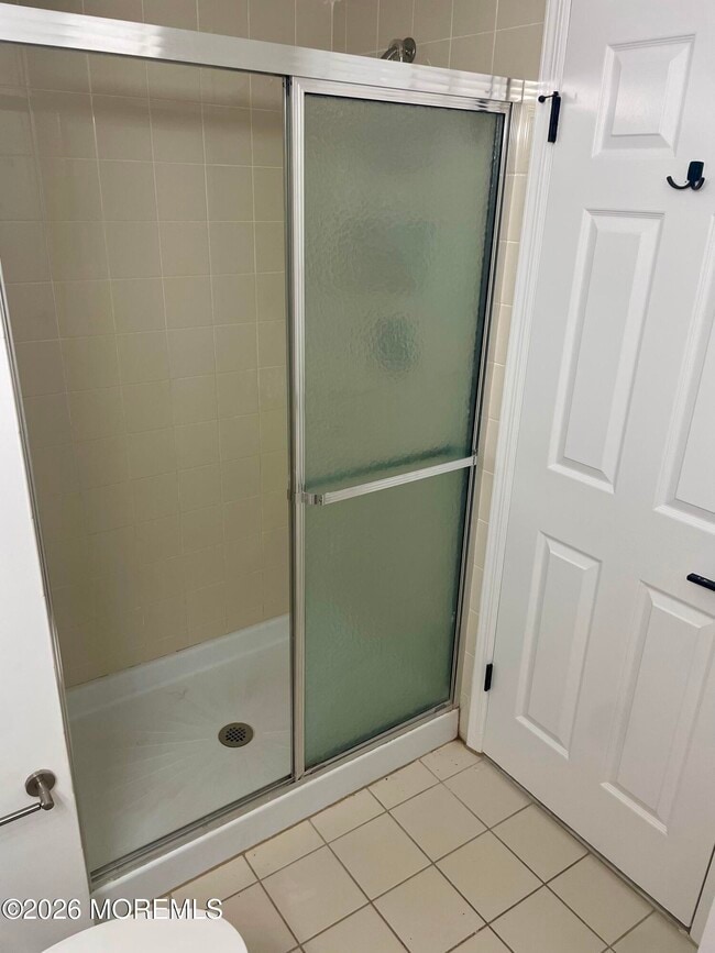 Building Photo - 44 Racquet Rd