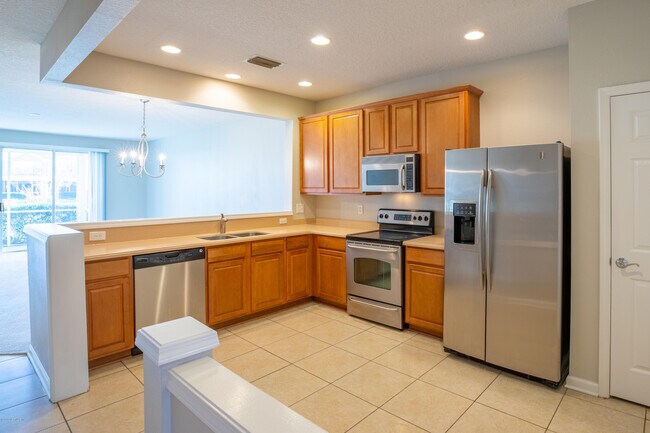 Building Photo - 13292 Stone Pond Dr