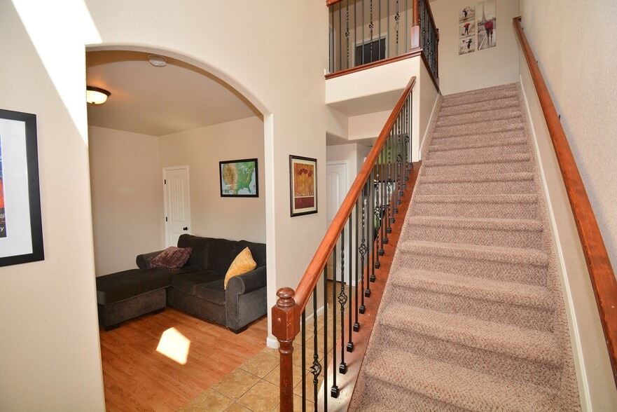 Building Photo - 6661 Alliance Loop