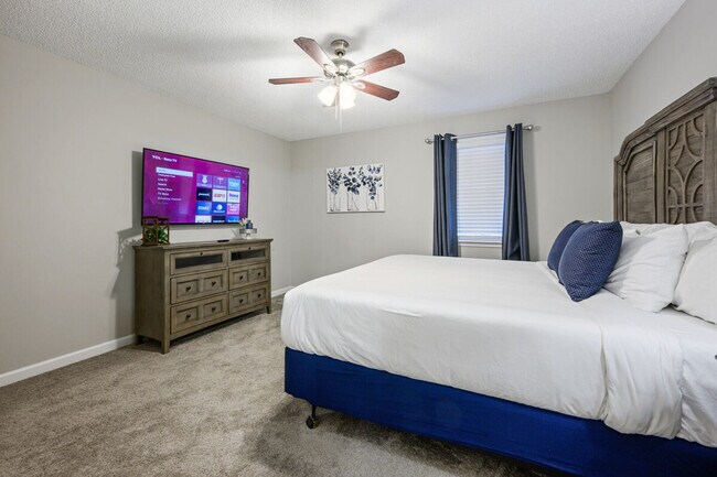 Building Photo - 10 Jill Ln